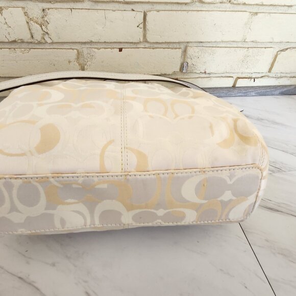 Like New Rare Coach Signature C's White & Cream Shoulder Bag Purse - Picture 8 of 16